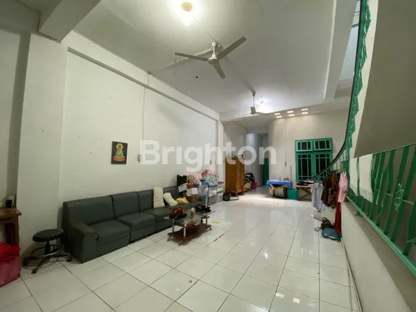 image RUKO STRATEGIS 2½ LANTAI DI INTI KOTA – JL. SUMATERA, MEDAN (3)