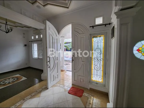 image RUMAH SEWA MODEL MEDITERANIA-NYAMAN & STRATEGIS.DI JANTUNG KOTA .INDRPRASTA-BOGOR. (2)