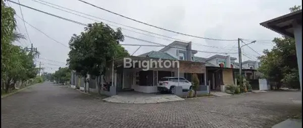 image RUMAH HOOK LOKASI STRATEGIS DI JALAN UTAMA SUKODONO (1)