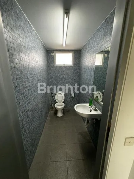 image BANGUNAN KOMERSIAL SIAP PAKAI STRATEGIS DI KEROBOKAN (7)