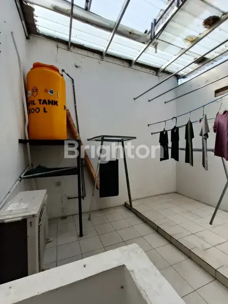 image SUKOLILO DIAN REGENCY FULL RENOV SIAP HUNI DEKAT ITS DAN PAKUWON CITY (8)