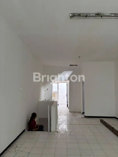 image RUKO STRATEGIS 2 LANTAI DI BENDUNGAN SUTAMI, AREA KOMERSIAL MALANG (8)