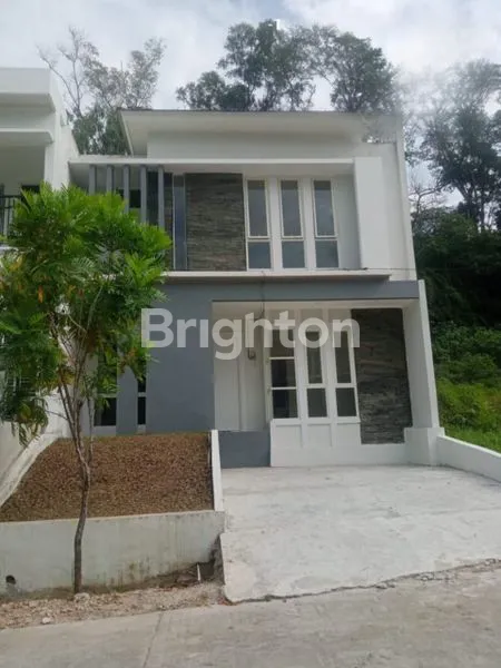 image DIJUAL RUMAH MEWAH SIAP HUNI (1)
