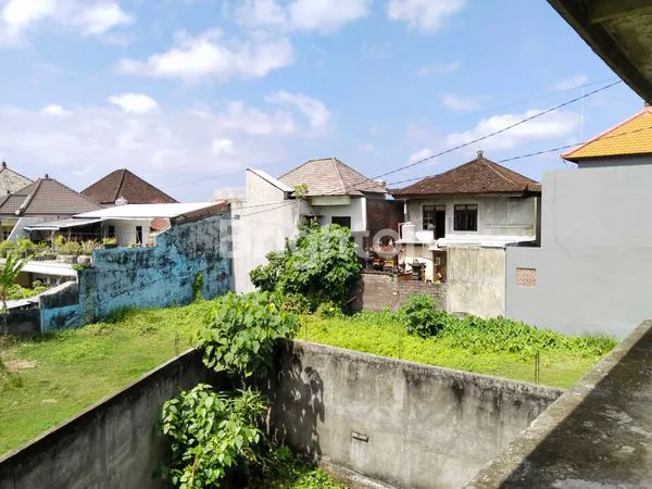 image DIJUAL TANAH DAPAT RUMAH DUA LANTAI SEMI FINISHING, LOKASI STRATEGIS (5)