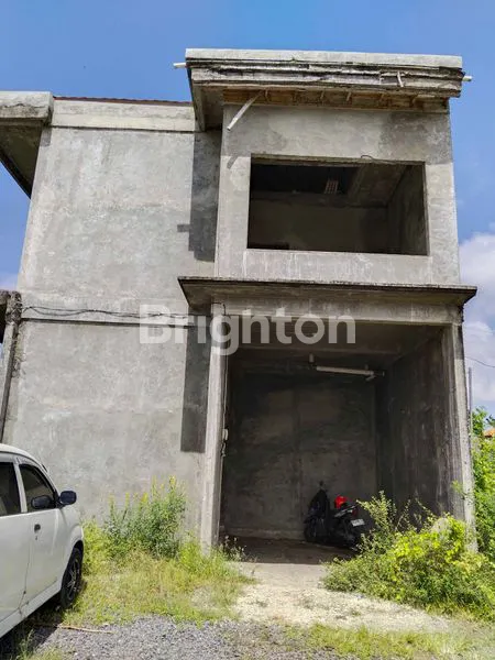 DIJUAL TANAH DAPAT RUMAH DUA LANTAI SEMI FINISHING, LOKASI STRATEGIS
