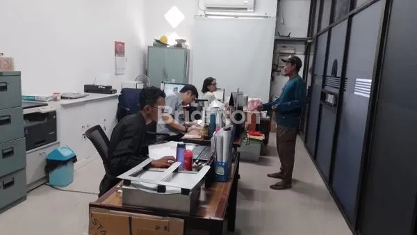 image KANTOR MODERN 2 LANTAI DI MANYAR KARTIKA, SURABAYA TIMUR (3)