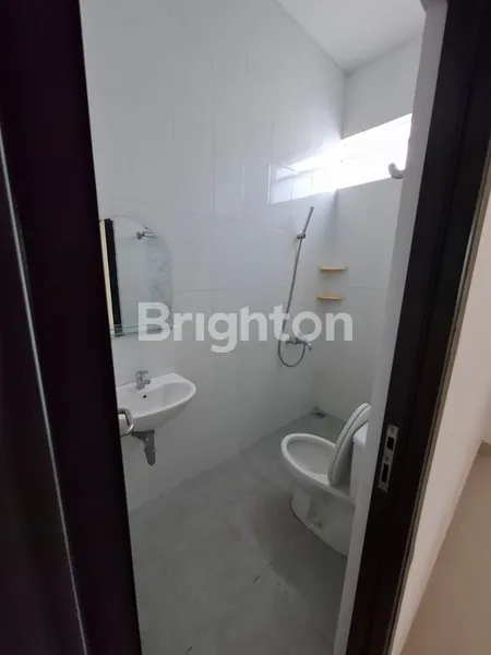 image RUMAH MINIMALIS MODERN DI PALM BEACH PAKUWON LINGKUNGAN ELITE DAN TENANG (6)