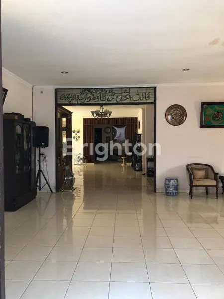 image RUMAH MEWAH LUAS DAN ASRI (5)