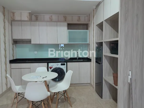 image APARTEMEN EKSKLUSIF 3BR DI MENTENG PARK EMERALD, HADAP TIMUR, PEMANDANGAN KOTA (3)