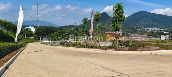 image RUMAH BARU DI MANSION HILLS JATINANGOR DEKAT KAWASAN KAMPUS. LOKASI STRATEGIS AKSES MUDAH KE TOL PADALEUNYI DAN TOL CISUMDAWU (8)