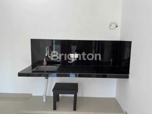 image DIKONTRAKKAN RUMAH BARU 3 KAMAR – HALAMAN & PARKIR LUAS DI KESIMAN KERTALANGU, DENPASAR TIMUR (2)