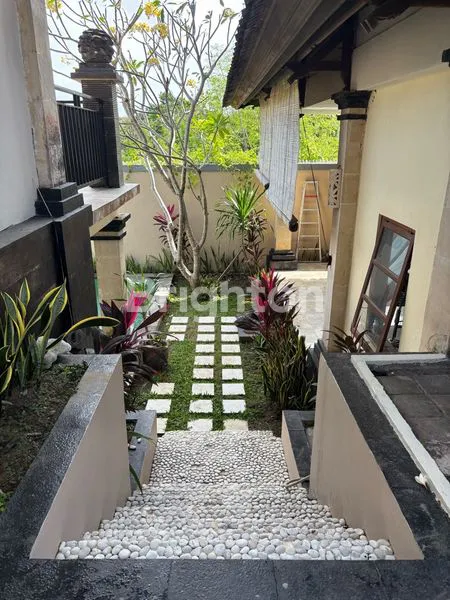 image VILLA SIAP HUNI DI DAERAH NUSA DUA , UNGASAN BALI DEKAT PANTAI MELASTI DAN PANDAWA (4)