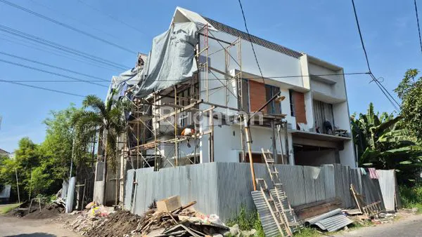 image RUMAH MINIMALIS 2 LANTAI DI PRAPEN INDAH TIMUR, ROW 9M, SHM (5)