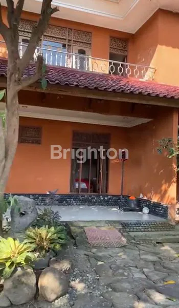 image BANGUNAN 2 LANTAI,DI HITUNG TANAH NYA SAJA DEKAT BY PASS IDA BAGUS MANTRA (1)