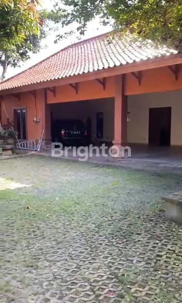 image BANGUNAN 2 LANTAI,DI HITUNG TANAH NYA SAJA DEKAT BY PASS IDA BAGUS MANTRA (2)