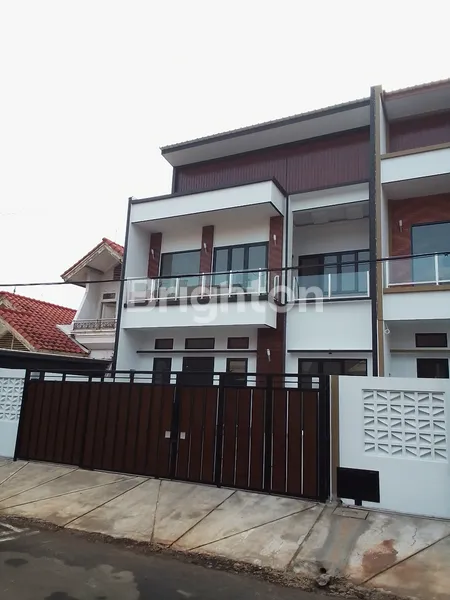 image RUMAH SUPER STRATEGIS BSD 1 MENIT KE MANA-MANA! SPEK SULTAN, HARGA MASIH WAJAR! (4)