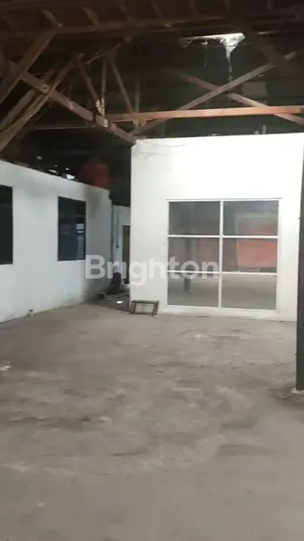 image TANAH DAN BANGUNAN COCOK UNK GUDANG, BENGKEL, TEMPAT USAHA LOKASI SANGAT STRATEGIS DI AREA PULOGADUNG JL. BEKASI TIMUR RAYA  JAKARTA TIMUR (4)