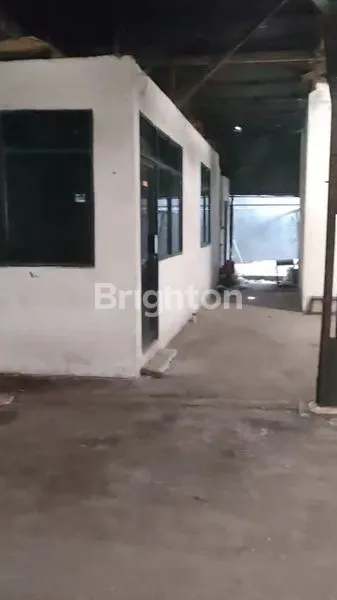 image TANAH DAN BANGUNAN COCOK UNK GUDANG, BENGKEL, TEMPAT USAHA LOKASI SANGAT STRATEGIS DI AREA PULOGADUNG JL. BEKASI TIMUR RAYA  JAKARTA TIMUR (5)