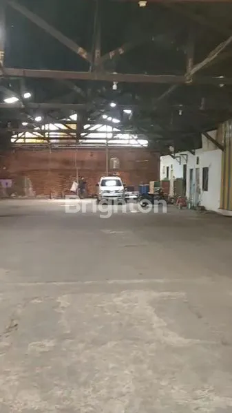 image TANAH DAN BANGUNAN COCOK UNK GUDANG, BENGKEL, TEMPAT USAHA LOKASI SANGAT STRATEGIS DI AREA PULOGADUNG JL. BEKASI TIMUR RAYA  JAKARTA TIMUR (1)
