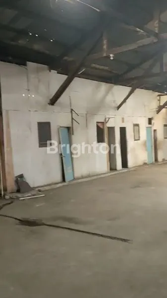 image TANAH DAN BANGUNAN COCOK UNK GUDANG, BENGKEL, TEMPAT USAHA LOKASI SANGAT STRATEGIS DI AREA PULOGADUNG JL. BEKASI TIMUR RAYA  JAKARTA TIMUR (3)
