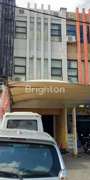 RUKO TIGA LANTAI DI JANTUNG BISNIS DEWI SRI LEGIAN LOKASI STRATEGIS DEKAT PANTAI DAN PUSAT WISATA KUTA