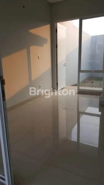 image RUMAH DI JGC CLUSTER YARRA CAKUNG TIMUR JAKARTA TIMUR 2 LANTAI 2 CARPORT (2)