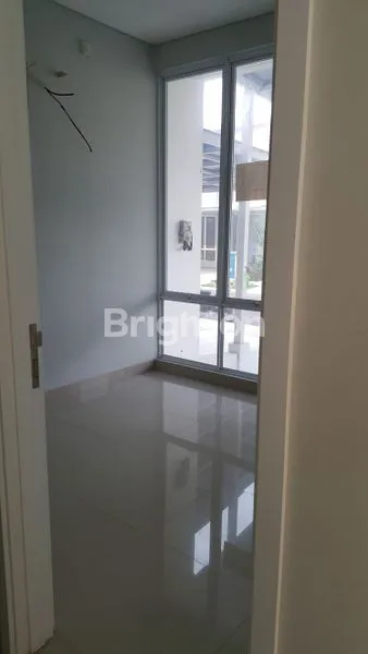 image RUMAH DI JGC CLUSTER YARRA CAKUNG TIMUR JAKARTA TIMUR 2 LANTAI 2 CARPORT (3)