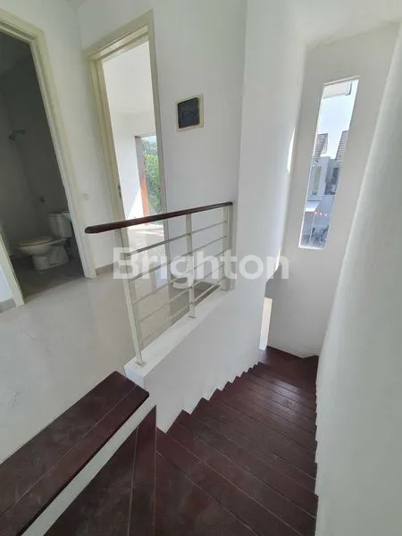 image DIJUAL RUMAH 2 LANTAI SIAP HUNI DI GRAND HARVEST SURABAYA BARAT (5)