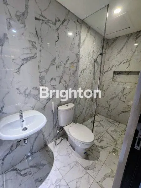 image RUMAH SIAP HUNI DENGAN DESAIN MODERN DAN ELEGAN (5)