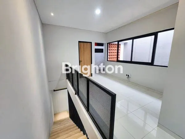 image RUMAH SIAP HUNI DENGAN DESAIN MODERN DAN ELEGAN (7)