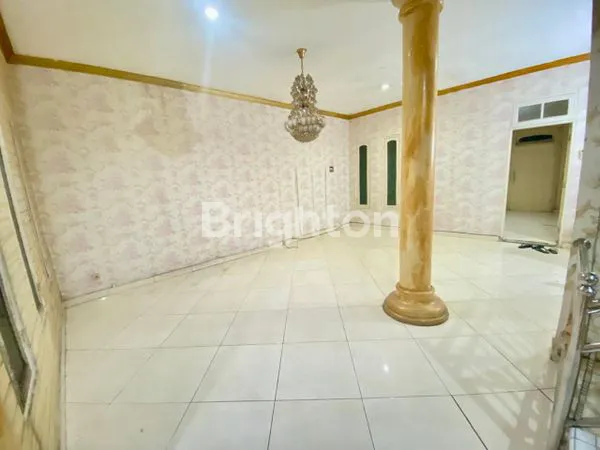 image RUMAH MEWAH DAN ASRI DI KOTA WISATA JUAL CEPAT!! (4)