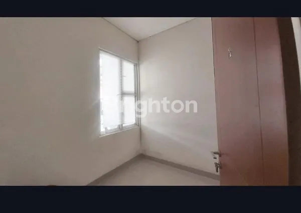 image RUMAH SIAP HUNI DI CIPUTAT TANGSEL (7)