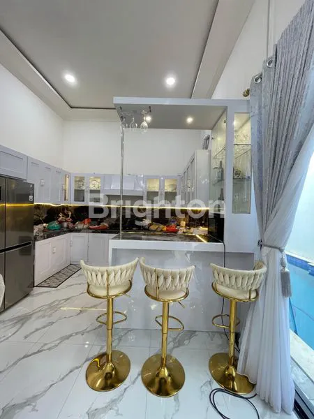 image RUMAH MEWAH 800M² DENGAN KOLAM RENANG DEKAT TOL JELUPANG (3)