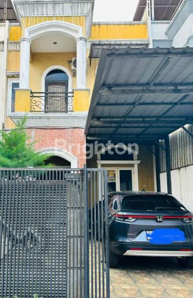 image RUMAH 2 1/2 LANTAI MEWAH DAN TERAWAT (3)