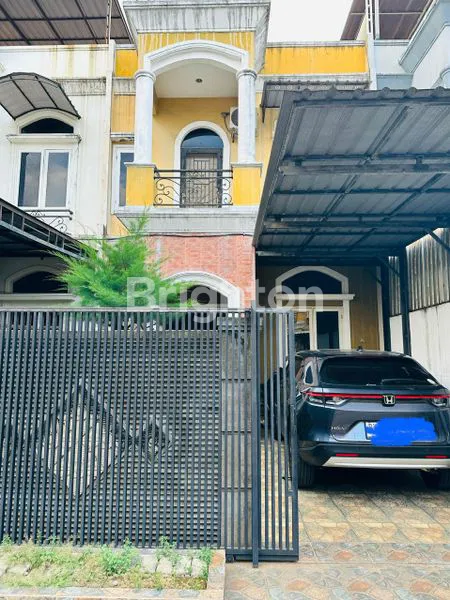 image RUMAH 2 1/2 LANTAI MEWAH DAN TERAWAT (1)