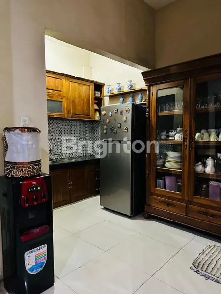 image RUMAH 2 1/2 LANTAI MEWAH DAN TERAWAT (6)