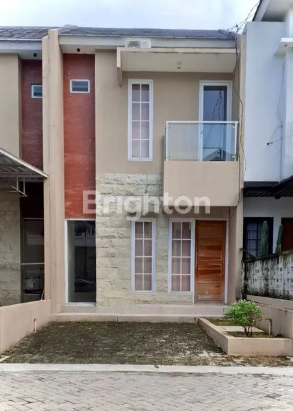 image RUMAH STRATEGIS SEMARANG TIMUR SEMI FURNISHED (1)