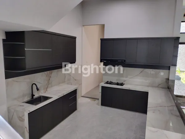 image RUMAH MEWAH BARU GRESS LOKASI STRATEGIS LINGUNGAN EKSKLUSIF TELAGA GOLF ARAYA MALANG (2)