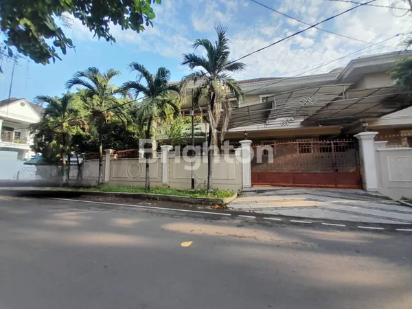 image DIJUAL RUMAH HOEK MEWAH 2 BANGUNAN DI PETOJO DEKAT KE CIDENG | 40 MILIAR NEGO (1)