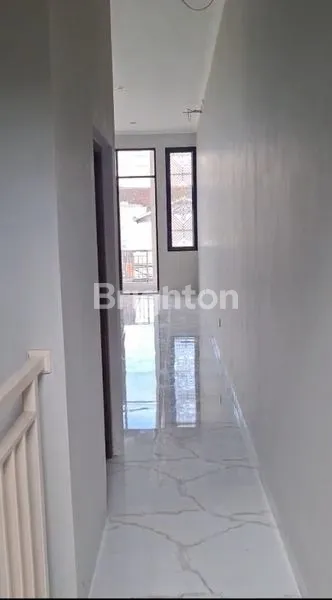 image RUKO 2 LANTAI LOKASI STRATEGIS MONANG MANING BANGUNAN BARU  (8)