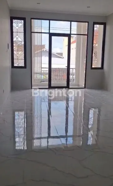 image RUKO 2 LANTAI LOKASI STRATEGIS MONANG MANING BANGUNAN BARU  (6)