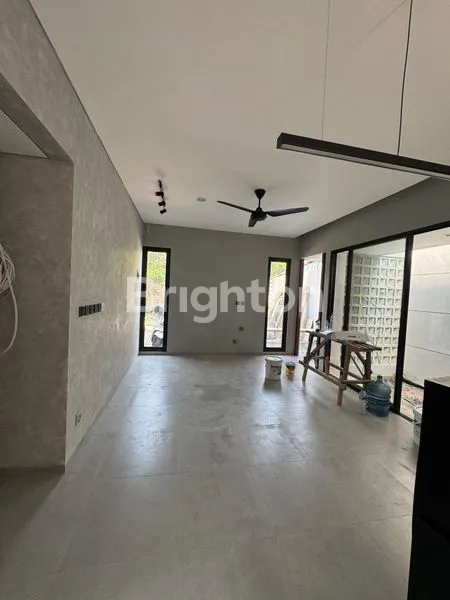 image RUMAH MEWAH MINIMALIS MODERN BANGUNAN BARU DEKAT JALAN RAYA SEMARANG BARAT (3)