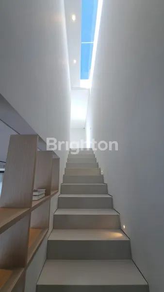 image RUMAH 2 LANTAI FURNISH BARU DI MOJOARUM, SELANGKAH DHARMAHUSADA DAN SURABAYA PUSAT (8)