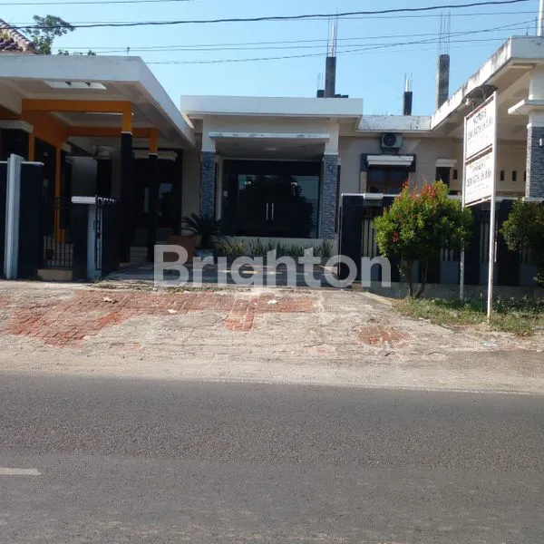 image RUMAH LUAS DAN BESAR DI PINGGIR JALAN PROPINSI KOTA BATANG  (1)