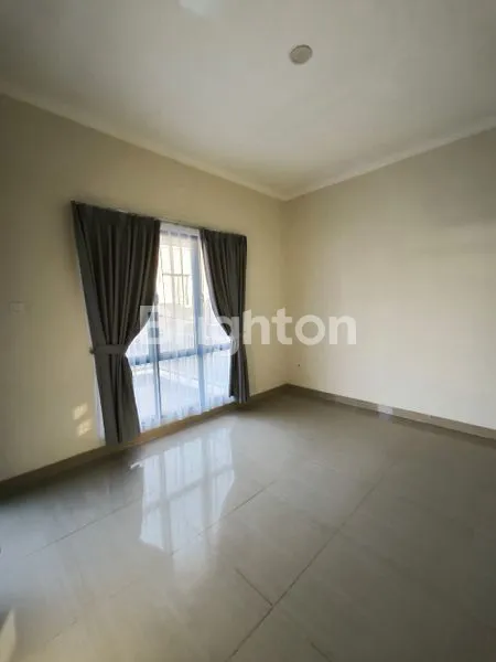 image RUMAH DIJUAL DI SERPONG PARK RESIDENCE (7)
