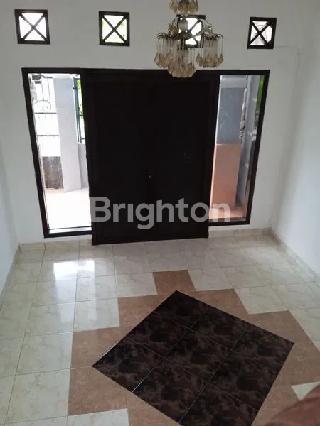 image RUMAH 2 LANTAI STRATEGIS DI LIDAH KULON, SHM, SIAP KPR (8)