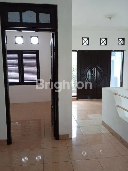 image RUMAH 2 LANTAI STRATEGIS DI LIDAH KULON, SHM, SIAP KPR (7)