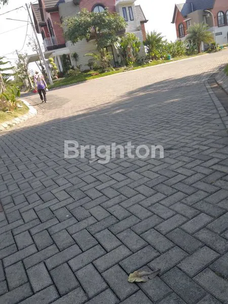 image RUMAH GRESS SIAP HUNI LANTAI 2 ONE GATE SYSTEM ADYNA RESIDENCE KOTA MALANG  (5)