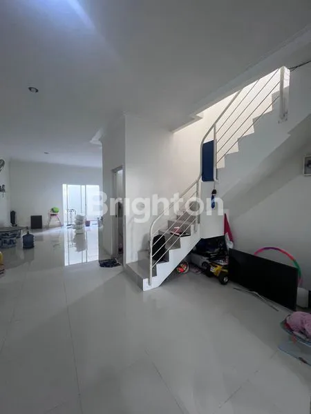 image RUMAH 2 LANTAI SIAP HUNI DI VALENCIA PURI SURYA JAYA SIDOARJO (3)