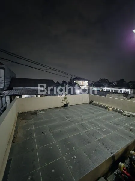 image RUMAH 2 LANTAI MINIMALIS SIAP HUNI DI TAPOS DEPOK (7)